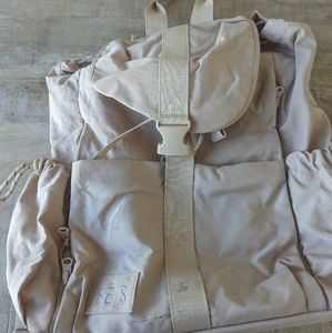 Beis sports back pack